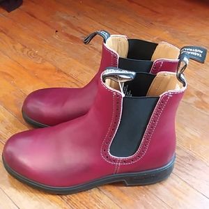 Red Blundstone Boots Size 8, new